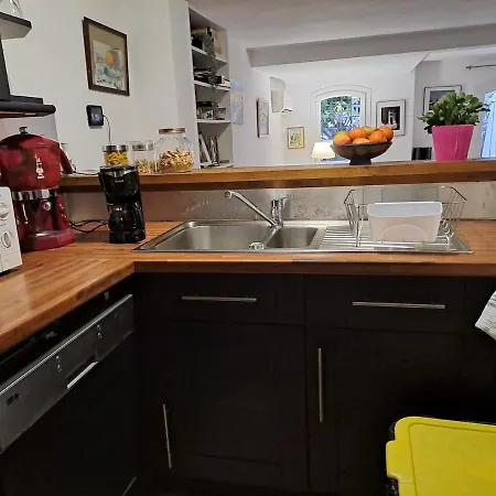 House 3 Bedrooms For 5 Persons At 別荘 *